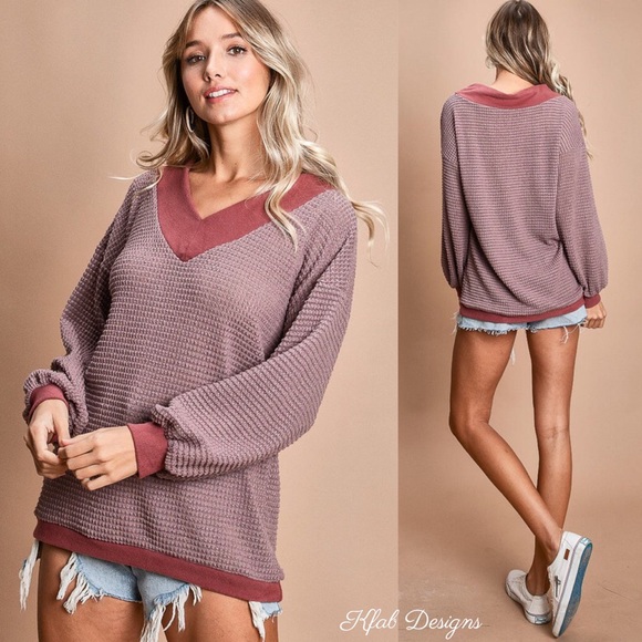 ❤️LAST 1! V Neck Waffle Popcorn Knit Contrast Top! - Picture 3 of 9